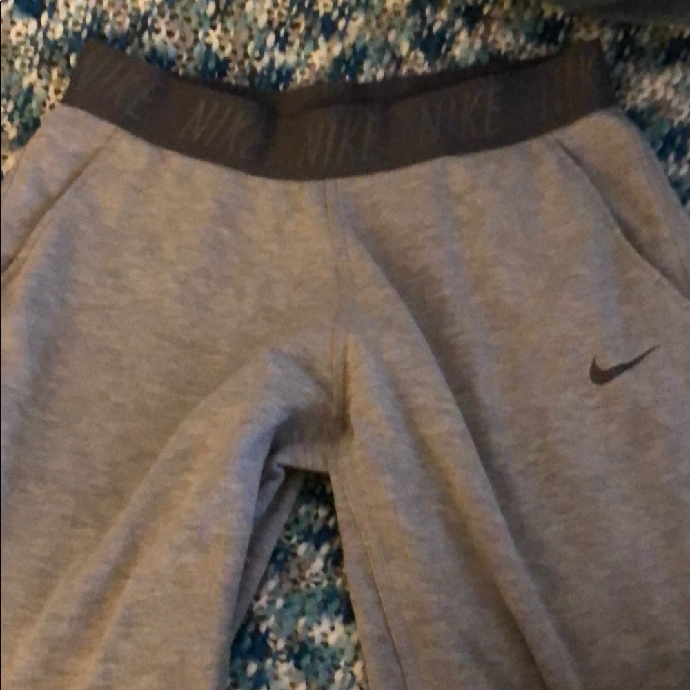 nike crop sweatpants